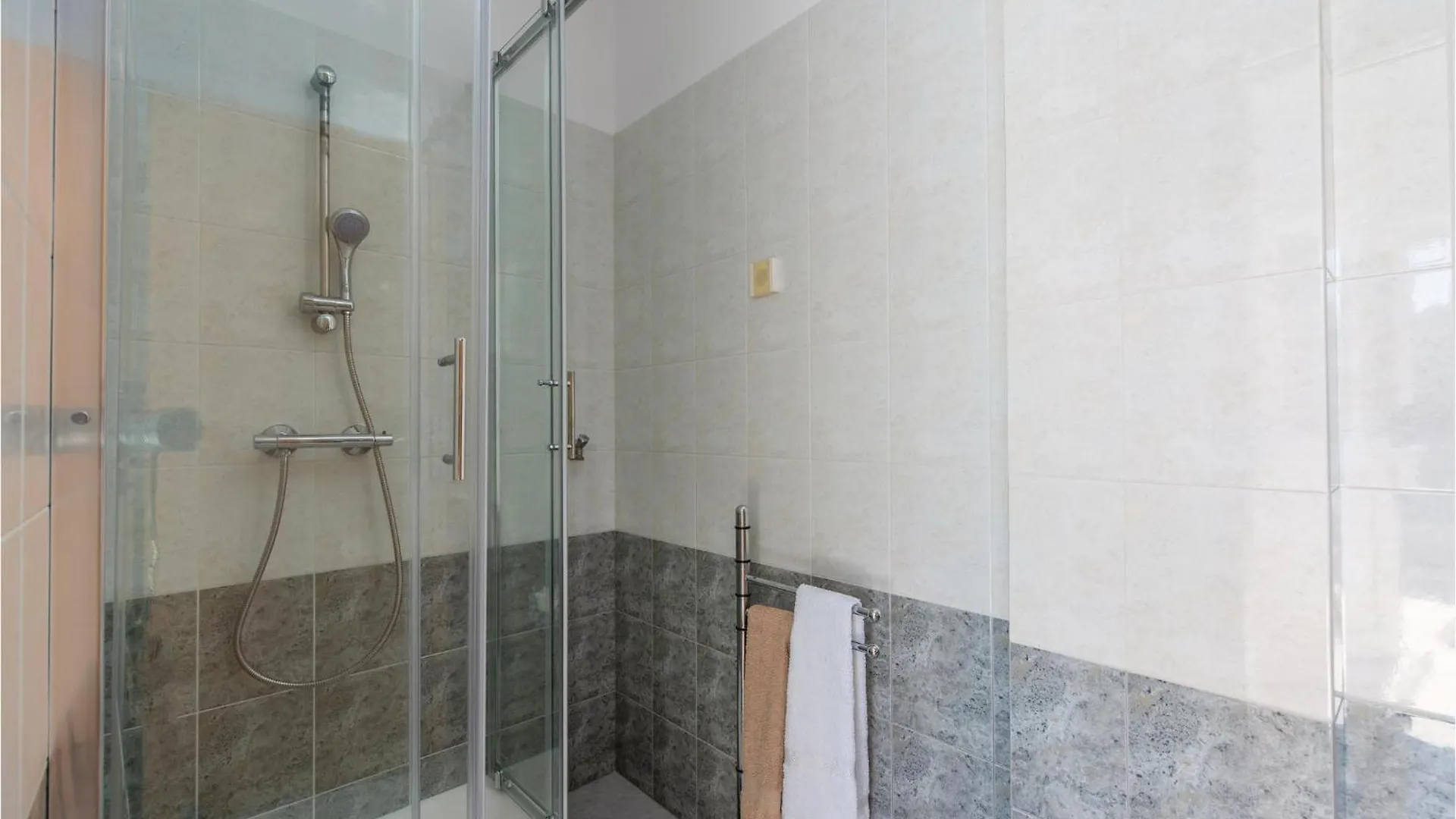 بيت للعطل Stunning Home In Mihatovici With Kitchen Rosini كرواتيا