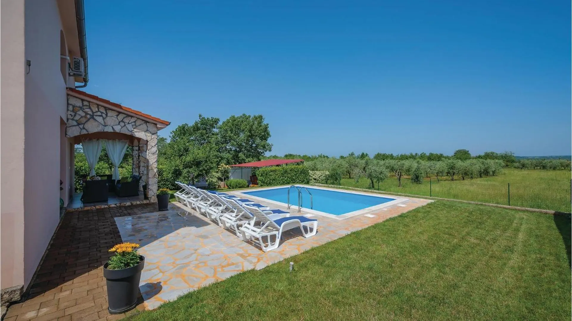 Stunning Home In Mihatovici With Kitchen Rosini بيت للعطل