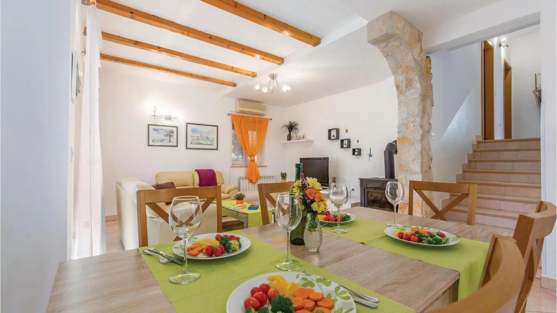 Stunning Home In Mihatovici With Kitchen Rosini 0*,