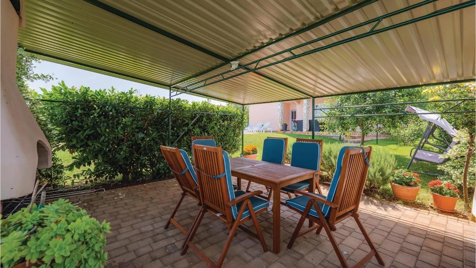 Stunning Home In Mihatovici With Kitchen Rosini بيت للعطل