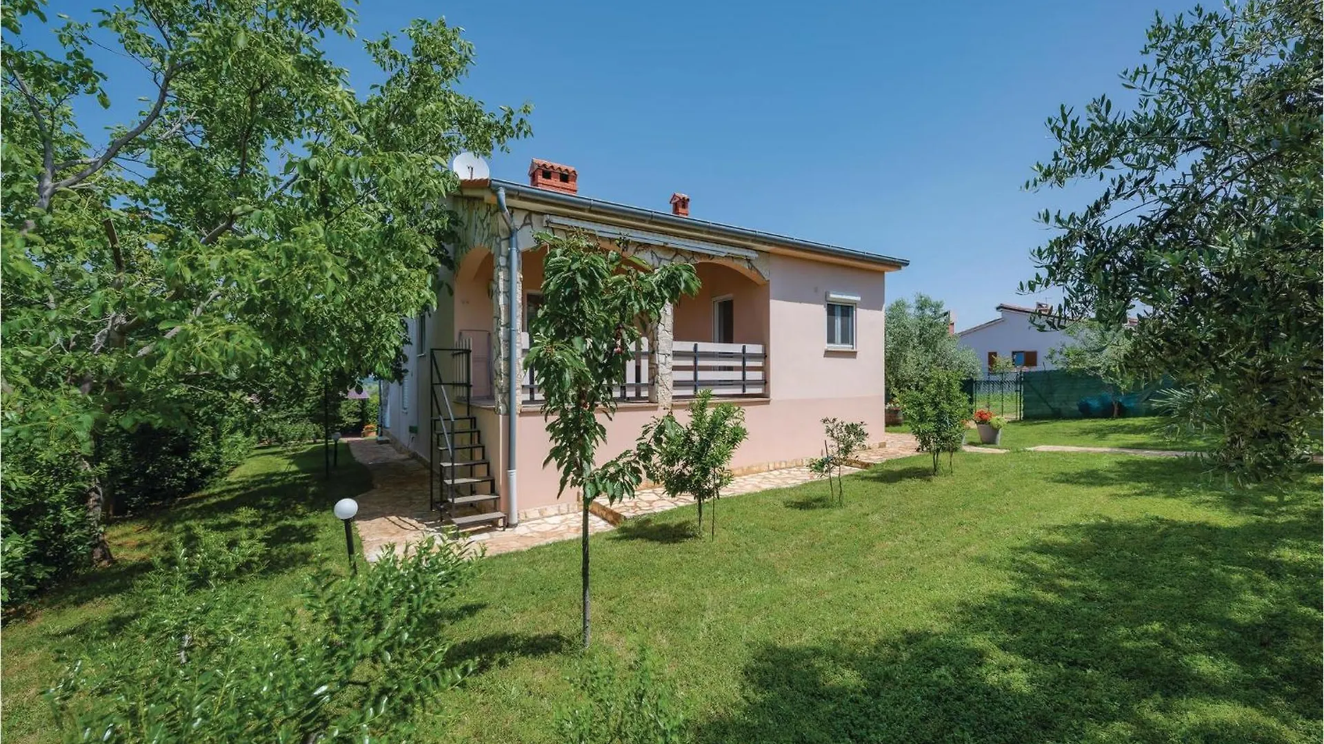 Stunning Home In Mihatovici With Kitchen Rosini