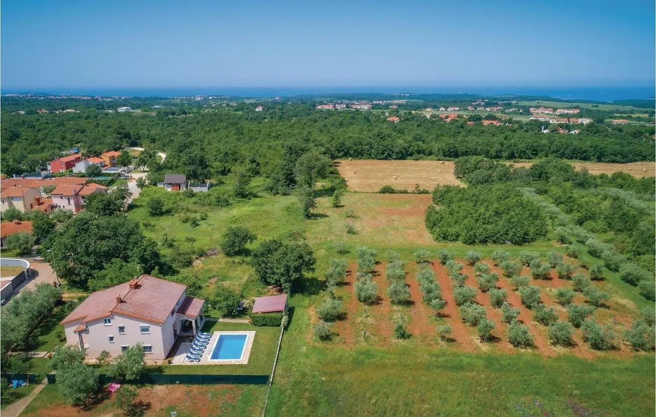 Stunning Home In Mihatovici With Kitchen Rosini
